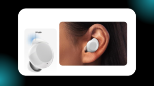 samsung-galaxy-buds-core-branco-no-ouvido-wingtip Fone de ouvido sem fio Samsung Galaxy Buds Core branco encaixado no ouvido, com destaque para o design Wingtip e ajuste ergonômico.